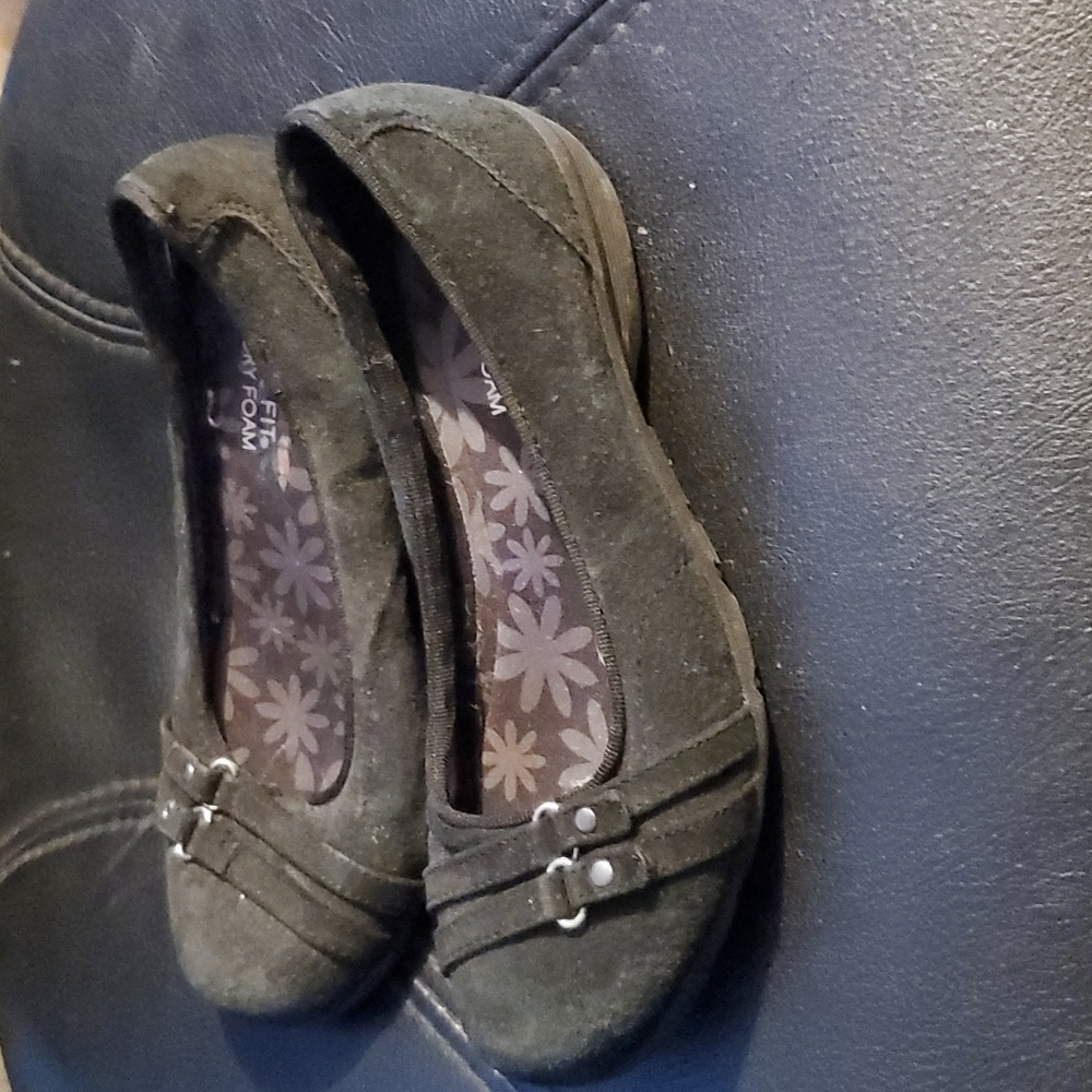 SKECHERS Size 6 - Picture 2 of 9
